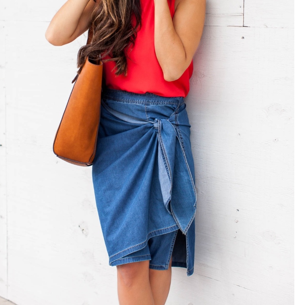 NWOT Chelsea28 Chambray Skirt Medium